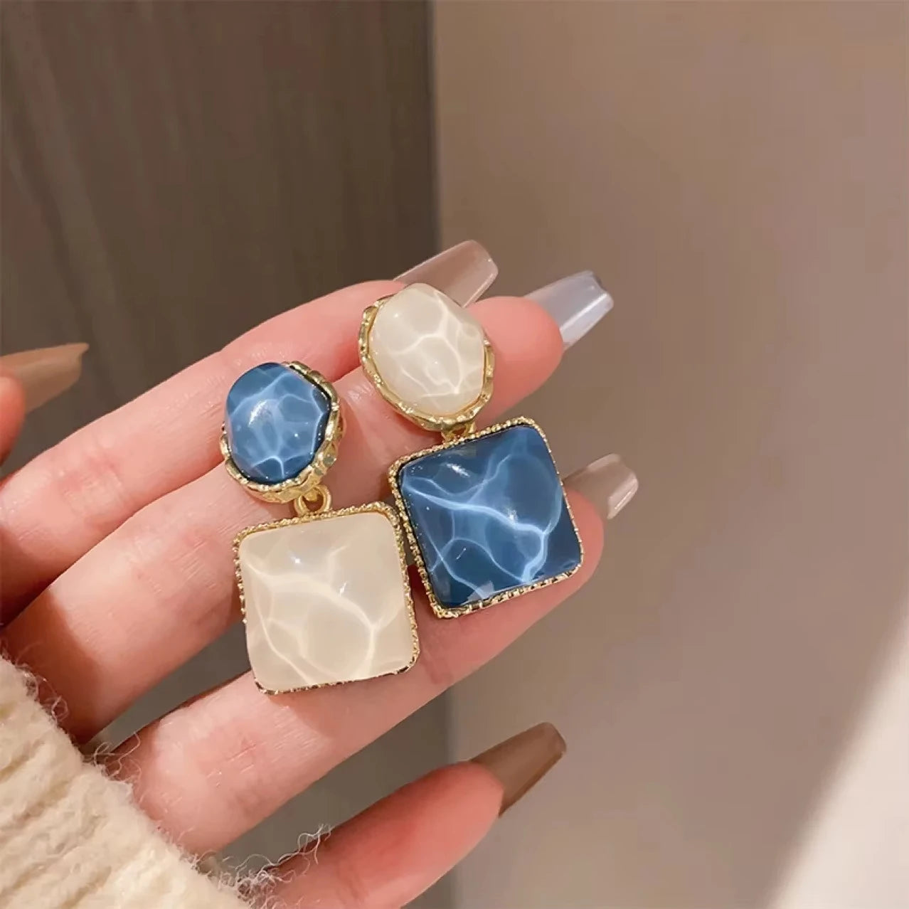 Gouden Marmer Oorbellen Blauw & Wit | Sensia